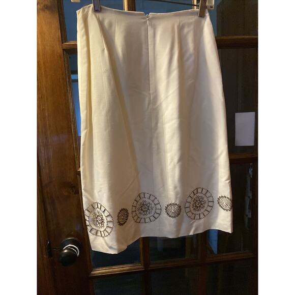 ANN TAYLOR Women's 100% Silk Pencil Skirt Solid Ivory Beaded 2 NWT - Picture 2 of 5